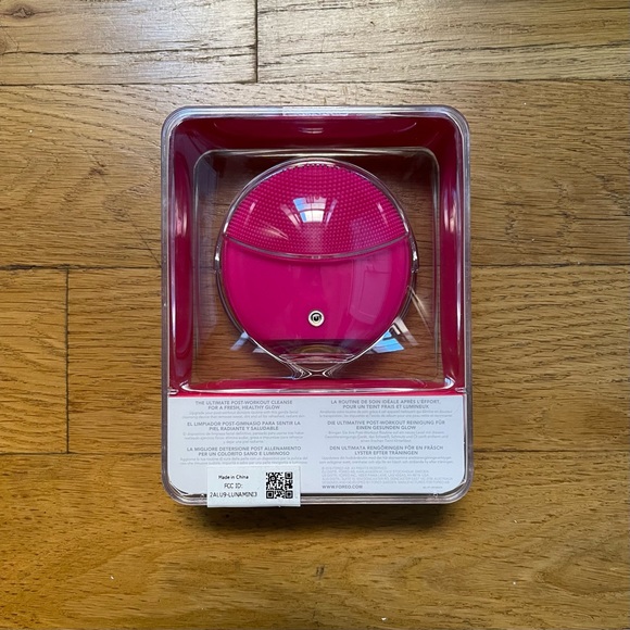 NWT fuchsia Foreo LUNA Mini 3 (O/S) - Picture 4 of 8